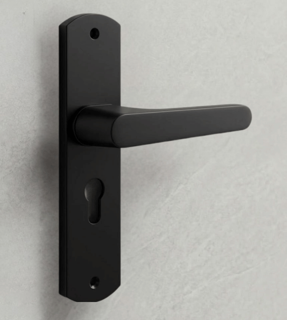 Heavy duty handle lock
